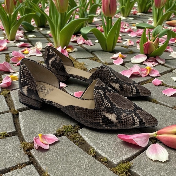 Vince Camuto Brown Snakeskin Loafers Vince Camuto
Cruiz Flats site 8.5 M - Picture 5 of 11